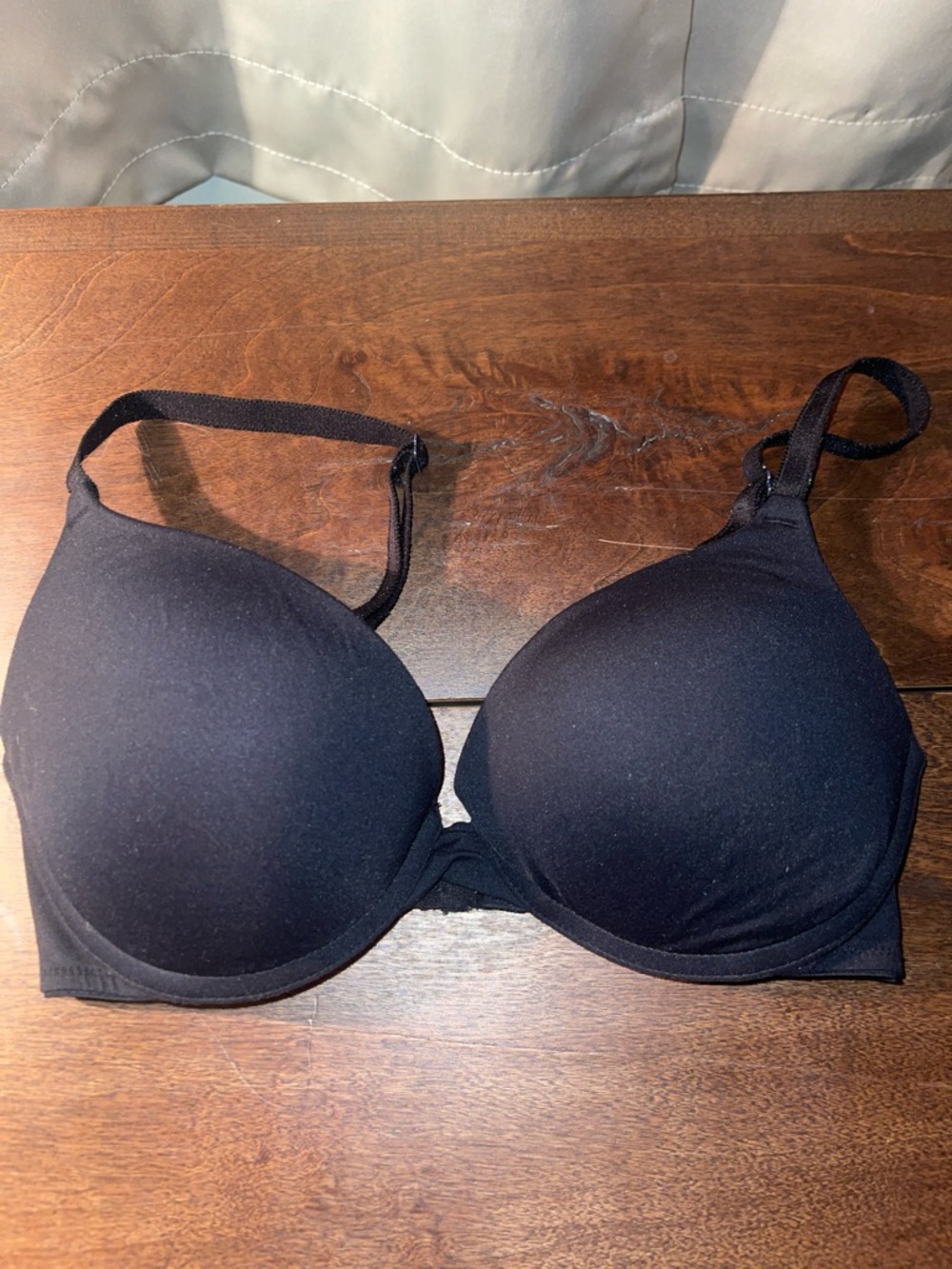 PINK Victoria's Secret Black Molded T-Shirt Bra